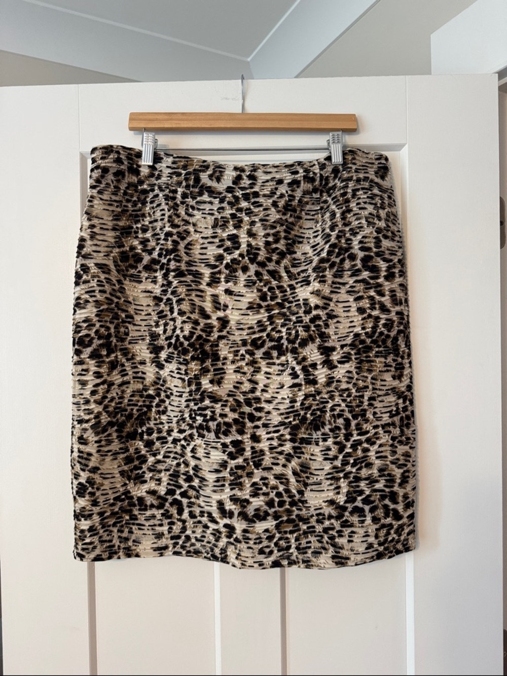 Zac & Rachel Leopard Print Pencil Skirt in Beige and Black